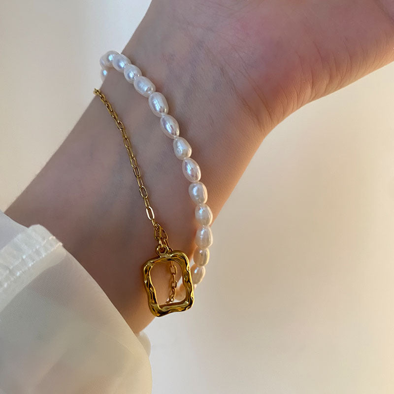 Square Pendant Pearl Bracelet