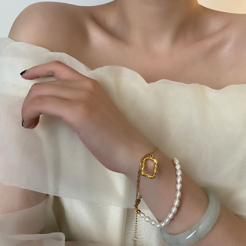 Square Pendant Pearl Bracelet